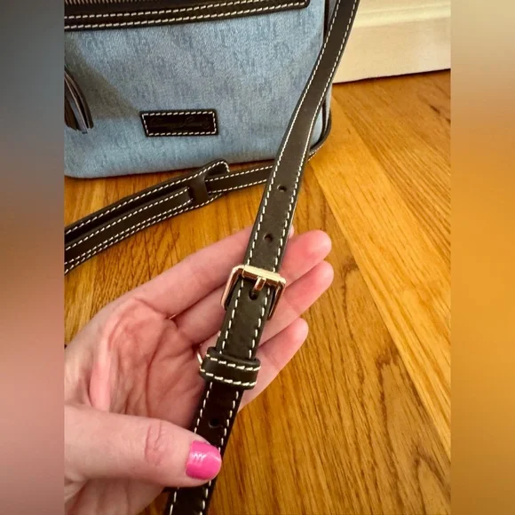 Dooney & Bourke Blue Cross Body Bag - Vintage Dooney - Like New - Fast shipping! - Picture 4 of 12